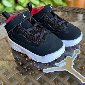 Nike Jordan Max Aura 2 Toddlers Size 3c. New In Box, No Lid. Never Worn.